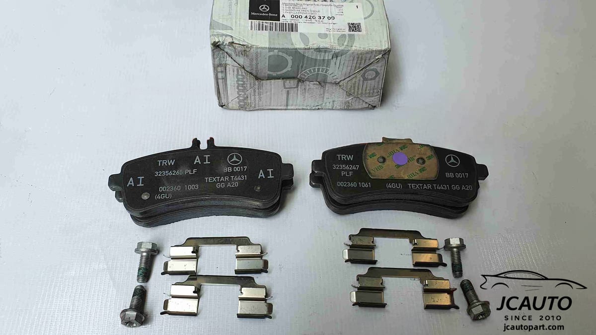 Rear brake pads S63 AMG - C63 AMG A0004203700 000 420 37 00